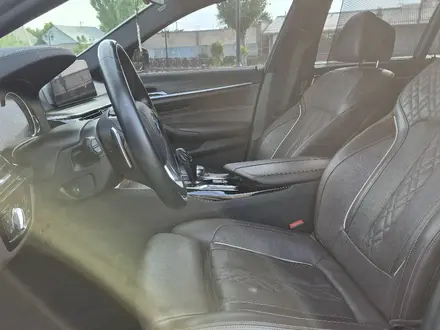 BMW 530 2018 года за 16 200 000 тг. в Шымкент – фото 14