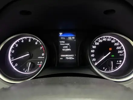 Toyota Camry 2021 года за 14 600 000 тг. в Алматы – фото 3
