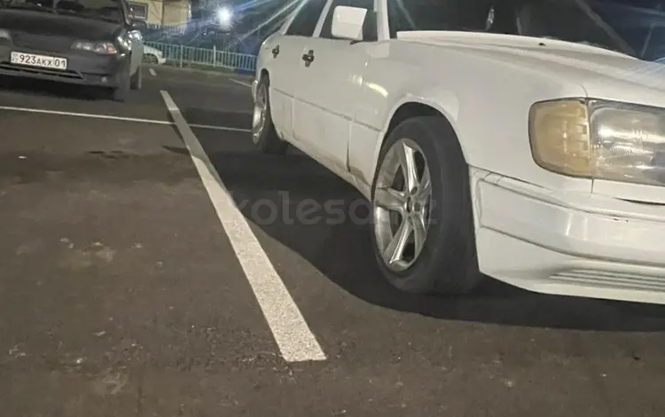 Mercedes-Benz E 200 1990 года за 1 050 000 тг. в Астана