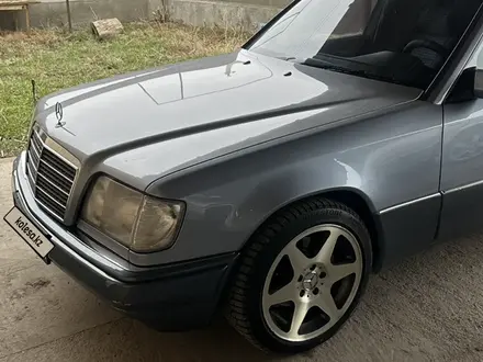 Mercedes-Benz E 320 1993 года за 3 500 000 тг. в Алматы – фото 4