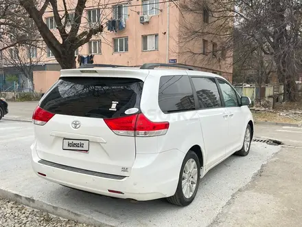 Toyota Sienna 2013 года за 6 500 000 тг. в Атырау – фото 4