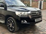 Toyota Land Cruiser 2018 годаүшін29 900 000 тг. в Актобе – фото 4