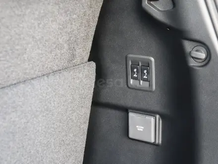 Toyota Land Cruiser Prado 2025 года за 45 000 000 тг. в Алматы – фото 17