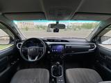 Toyota Hilux 2015 года за 16 000 000 тг. в Уральск – фото 2