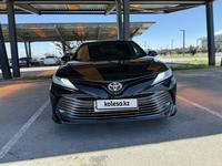 Toyota Camry 2018 года за 15 600 000 тг. в Шымкент