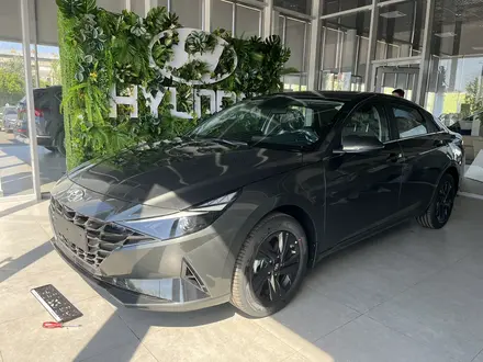 Hyundai Elantra 2023 года за 11 290 000 тг. в Астана