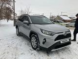 Toyota RAV4 2021 года за 14 000 000 тг. в Уральск