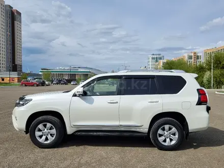 Toyota Land Cruiser Prado 2022 года за 31 500 000 тг. в Астана – фото 4