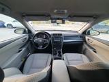 Toyota Camry 2015 года за 6 300 000 тг. в Актау – фото 2