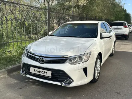 Toyota Camry 2015 года за 11 300 000 тг. в Астана – фото 2