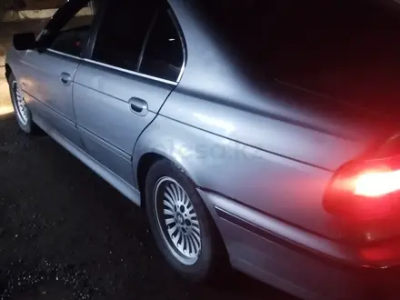 BMW 523 1997 года за 1 999 999 тг. в Алматы – фото 4