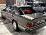 Mercedes-Benz E 200 1992 года за 1 500 000 тг. в Балхаш – фото 2