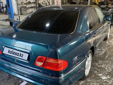 Mercedes-Benz E 230 1996 годаүшін2 300 000 тг. в Семей – фото 6