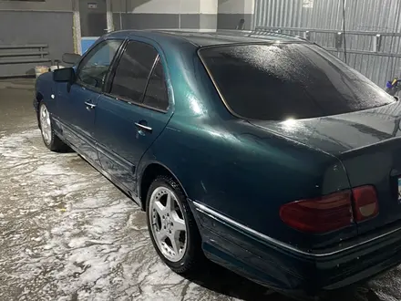 Mercedes-Benz E 230 1996 годаүшін2 300 000 тг. в Семей – фото 8