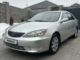 Toyota Camry 2005 годаүшін6 600 000 тг. в Алматы – фото 2