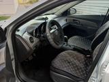 Chevrolet Cruze 2010 года за 2 000 000 тг. в Алматы – фото 5