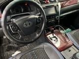 Toyota Camry 2014 года за 9 800 000 тг. в Актау – фото 2