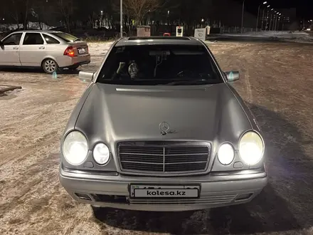 Mercedes-Benz E 320 1997 года за 3 750 000 тг. в Караганда – фото 3