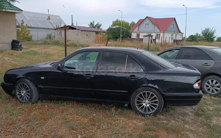 Mercedes-Benz E 320 1997 года за 2 850 000 тг. в Алматы