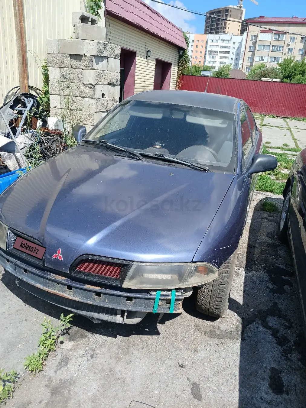Mitsubishi Carisma, 2000