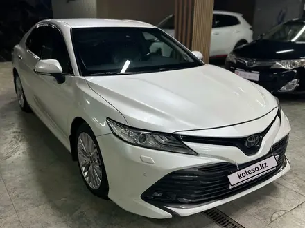 Toyota Camry 2018 года за 12 000 000 тг. в Астана – фото 2