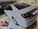 Toyota Camry 2014 года за 11 000 000 тг. в Жанаозен – фото 3