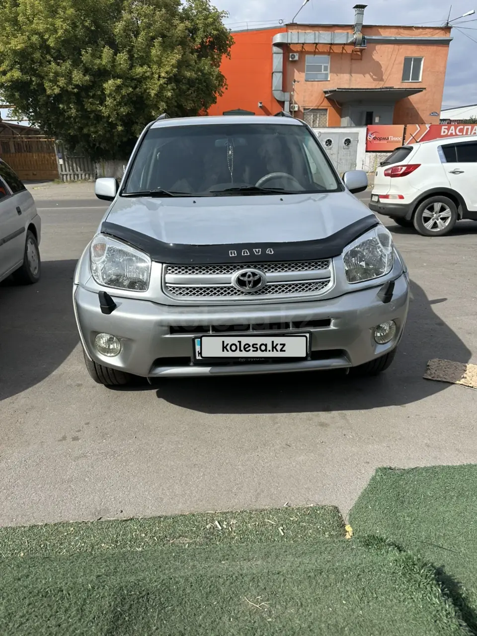 Toyota RAV4, 2005