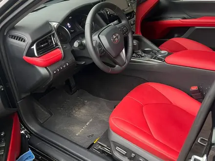 Toyota Camry 2022 года за 16 900 000 тг. в Усть-Каменогорск