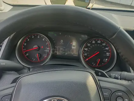 Toyota Camry 2022 года за 16 900 000 тг. в Усть-Каменогорск – фото 9