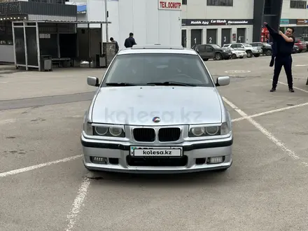 BMW 320 1995 года за 2 000 000 тг. в Алматы – фото 4