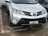 Toyota RAV4 2015 года за 8 000 000 тг. в Актобе