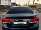 Chevrolet Cruze 2011 годаfor2 000 000 тг. в Атырау – фото 2