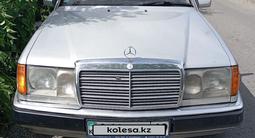 Mercedes-Benz E 220 1993 года за 1 780 000 тг. в Алматы – фото 2