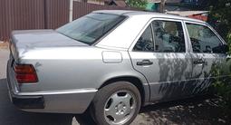 Mercedes-Benz E 220 1993 года за 1 780 000 тг. в Алматы – фото 5