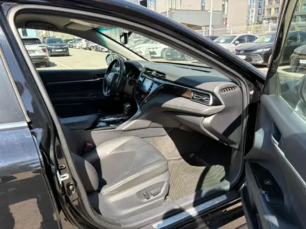 Toyota Camry Elegance 2020 года за 12 200 000 тг. в Астана – фото 25
