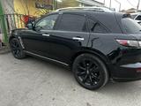 Infiniti FX35 2004 года за 3 500 000 тг. в Шымкент – фото 2