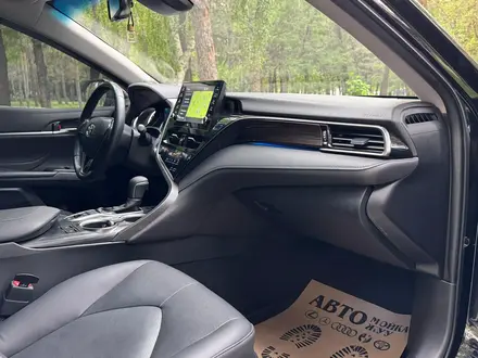 Toyota Camry 2022 года за 15 900 000 тг. в Алматы – фото 16