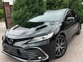 Toyota Camry 2022 года за 15 900 000 тг. в Алматы – фото 3