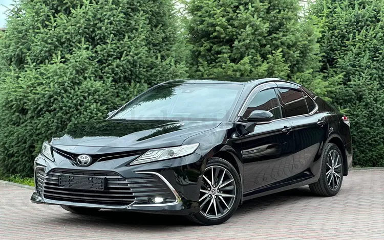 Toyota Camry 2022 года за 15 900 000 тг. в Алматы