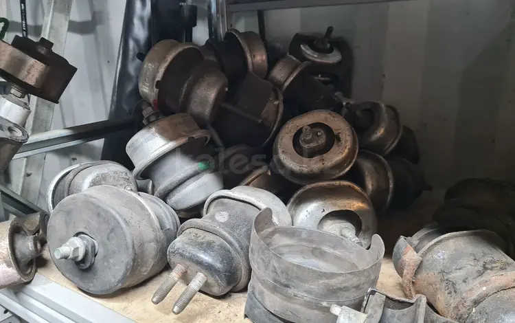 Подушки двигателя за 10 000 тг. в Алматы