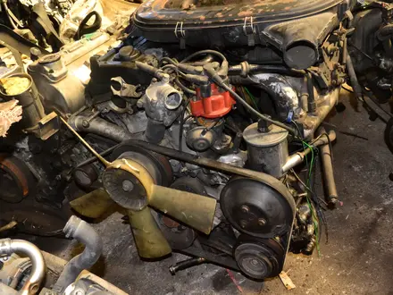 Двигатель Mercedes Benz M102 2.0 8V Инжектор за 420 000 тг. в Тараз – фото 2