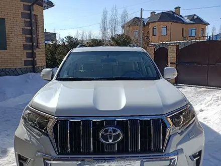 Toyota Land Cruiser Prado 2022 года за 30 500 000 тг. в Актобе – фото 3