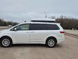 Toyota Sienna 2015 года за 9 000 000 тг. в Уральск – фото 2