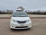 Toyota Sienna 2015 года за 9 000 000 тг. в Уральск