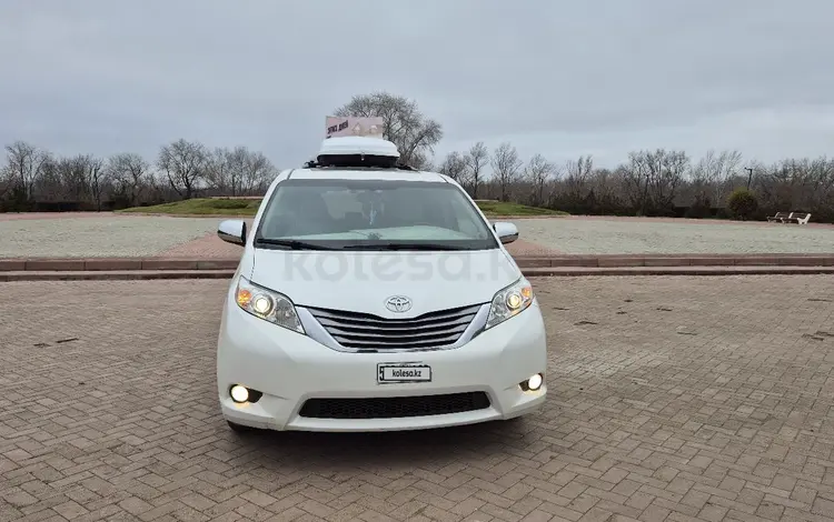 Toyota Sienna 2015 года за 9 000 000 тг. в Уральск