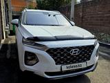 Hyundai Santa Fe 2019 года за 12 500 000 тг. в Алматы