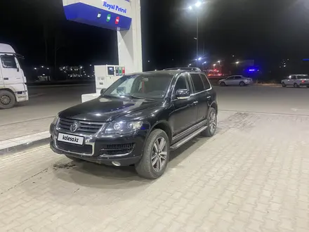 Volkswagen Touareg 2005 года за 6 200 000 тг. в Усть-Каменогорск – фото 2