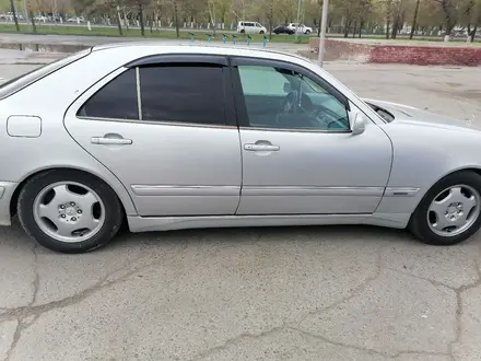 Mercedes-Benz E 280 1999 года за 3 300 000 тг. в Павлодар – фото 2