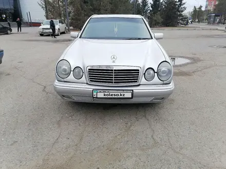 Mercedes-Benz E 280 1999 года за 3 300 000 тг. в Павлодар