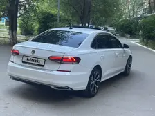 Volkswagen Passat, 2021